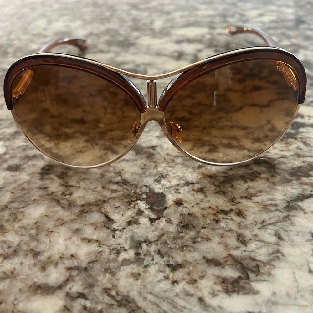 Tom Ford Elegant Gold and Brown Sunglasses